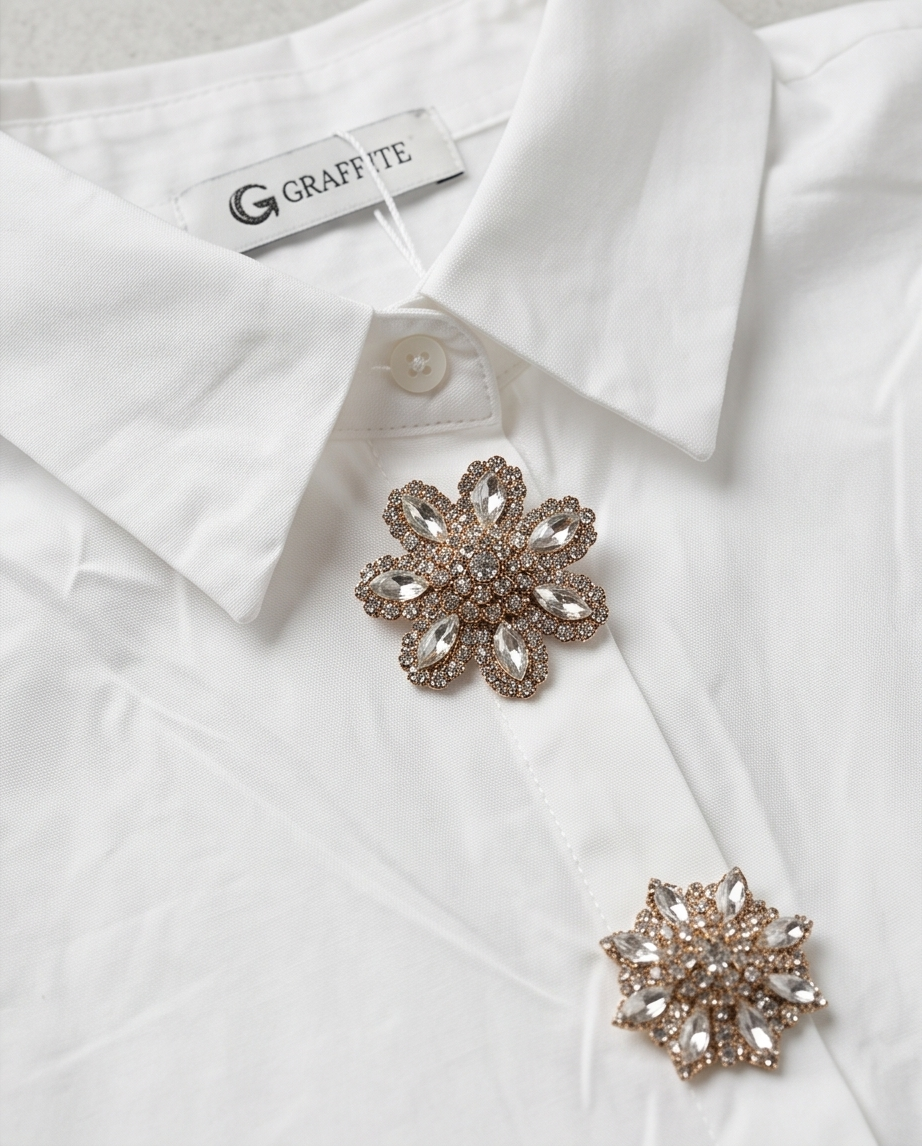 Camisa con apliques florales